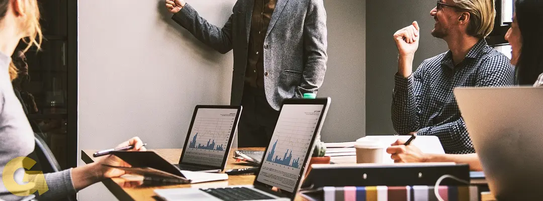 Personas trabajando con un coach